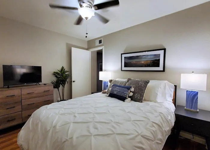 - Cozymesaapartment-fullyequipped-2br-2ba Mesa