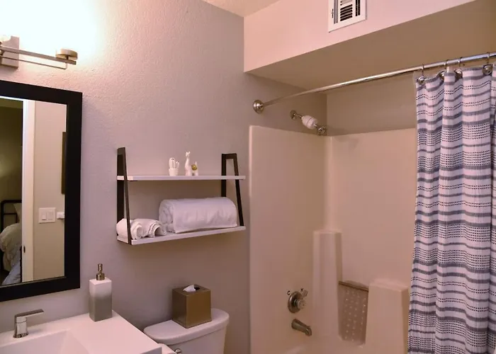 - Cozymesaapartment-fullyequipped-2br-2ba Apartment