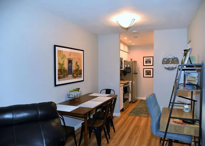 - Cozymesaapartment-fullyequipped-2br-2ba * Mesa