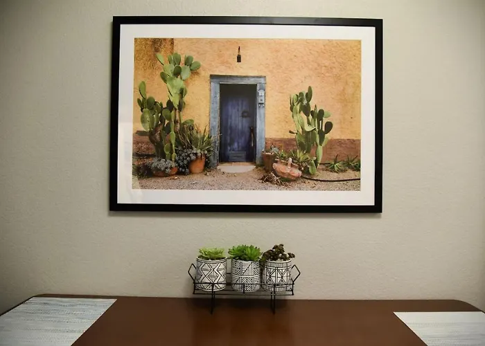 - Cozymesaapartment-fullyequipped-2br-2ba *