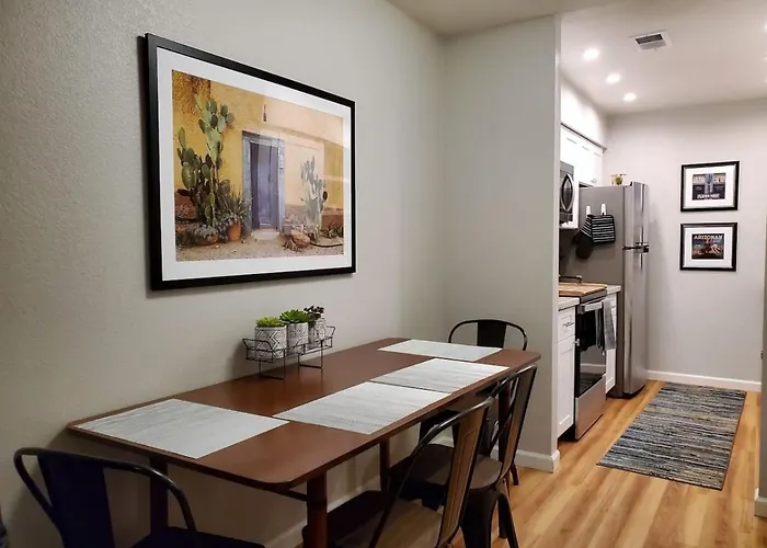 - Cozymesaapartment-fullyequipped-2br-2ba Apartment